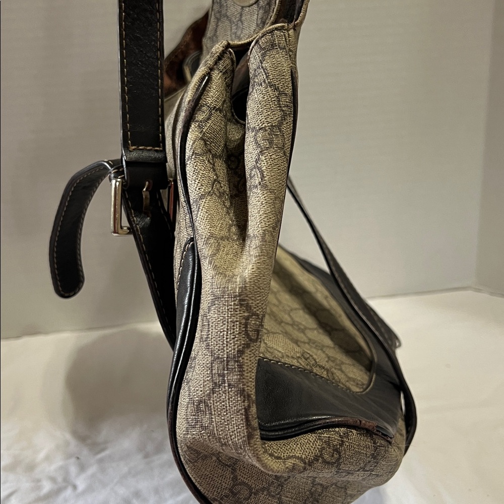 OVER-LOVED GUCCI SHOULDER BAG - PROJECT OR RESTORATION BAG - Picture 17 of 17